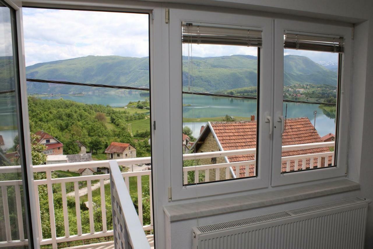 Apartman Malekin Daire Prozor Dış mekan fotoğraf